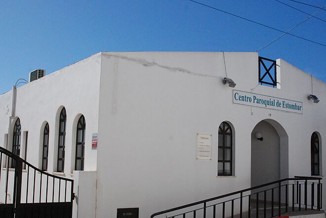 Centro_paroquial_estombar