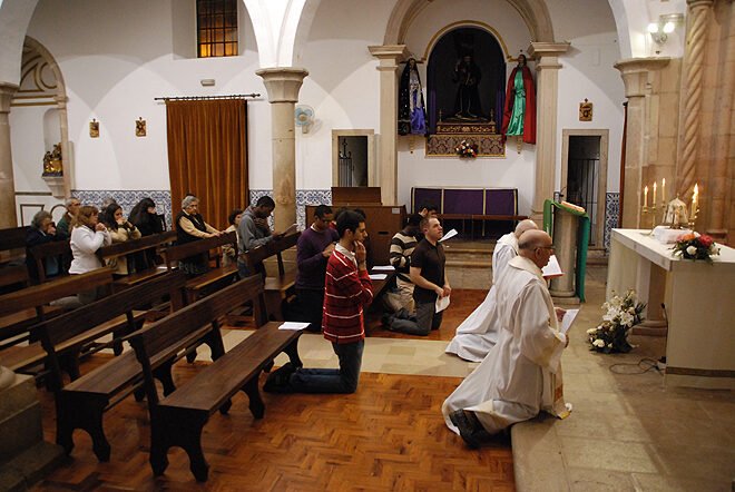 Terminou o Lausperene mas não a necessidade de continuar a rezar pelas vocações consagradas algarvias