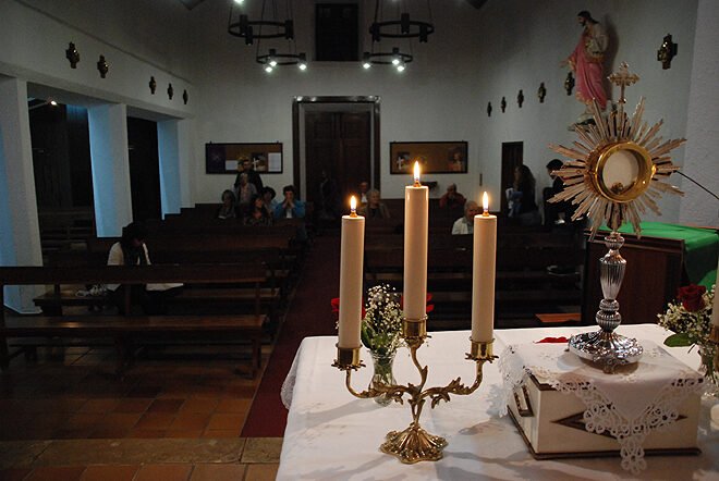 Católicos algarvios voltam a rezar dia e noite para que surjam padres e religiosos