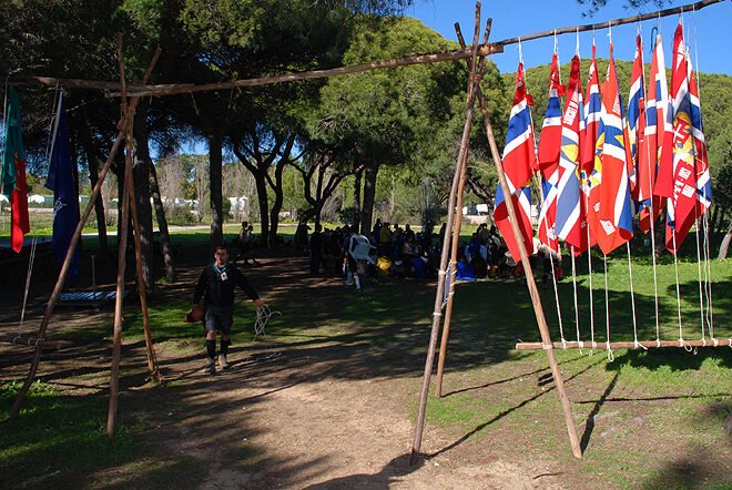 Escuteiros celebraram patrono em atividade marcada por voluntariado com idosos e pessoas com deficiência
