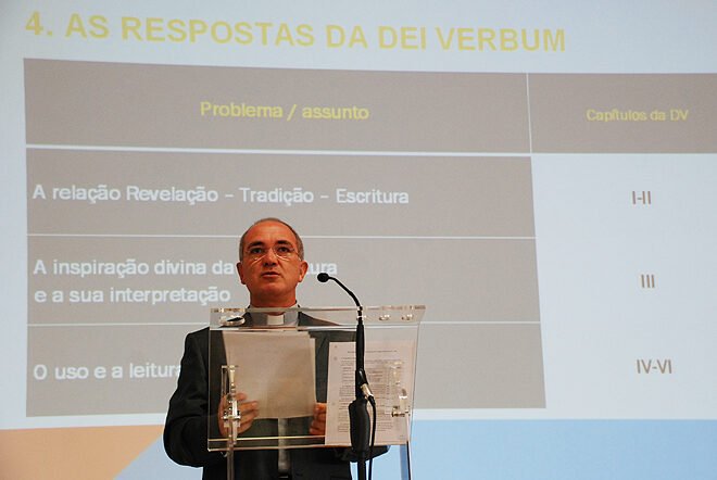 Pe. Mário de Sousa explicou que a ‘Dei Verbum’ trouxe um “novo conceito de revelação”