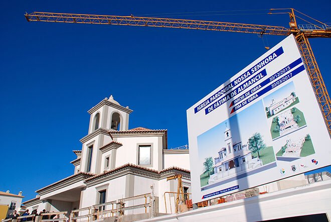 Futura igreja de Almancil, em construção, será inaugurada em agosto