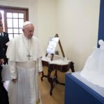 Oferta_peca_ligia_rodrigues_papa_francisco (1)