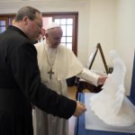 Oferta_peca_ligia_rodrigues_papa_francisco (2)