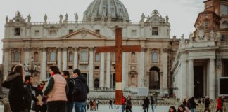 Adiada para novembro a entrega em Roma dos símbolos da JMJ em que participariam 25 jovens algarvios