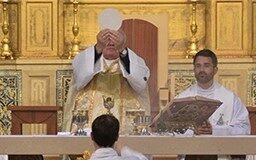 Bispo do Algarve: a Ceia do Senhor «é a hora do amor total e definitivo»
