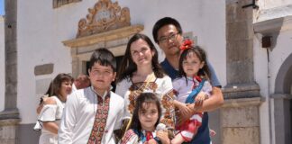 Família de refugiados celebrou primeira comunhão do filho na Igreja Greco-Católica Ucraniana no Algarve