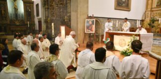 Teve início ontem à noite a cadeia ininterrupta de oração da Igreja algarvia para que surjam padres e religiosos