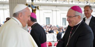 Francisco/10º aniversário: No dia seguinte à eleição, bispo do Algarve destacava os primeiros sinais de um “estilo próprio” do novo Papa