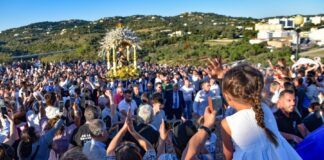 Festa Grande realçou que a «Mãe Soberana» é “modelo de vida cristã” e de “discípula porque seguiu a Jesus até ao fim” (c/fotorreportagem)