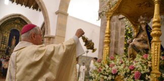 Pregador da Festa Grande lembrou que a Mãe é «Soberana» porque é “Mãe do Soberano de todos os soberanos”