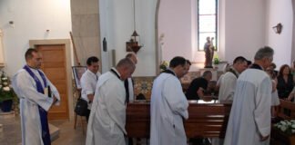 Igrejas algarvia e romena despediram-se do padre Octavian Anderco