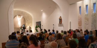 Inaugurada a remodelação que pôs a ermida do Carvoeiro a irradiar a “luz” do ressuscitado