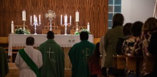 Teve início ontem à noite a cadeia ininterrupta de oração da Igreja algarvia para que surjam padres e religiosos