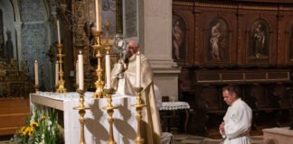 Igreja algarvia concluiu cadeia de oração ininterrupta de 15 dias e 15 noites com vigília em que agradeceu por futuro padre