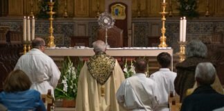 Católicos algarvios voltam a rezar dia e noite para que surjam padres e religiosos
