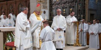 Igreja do Algarve celebrou ordenação de novo padre como a “confirmação de que Deus continua a distribuir os seus dons” (c/ vídeo e fotorreportagem)