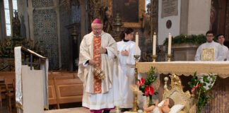 Bispo do Algarve presidiu à celebração da Missa de Natal sobre o “sinal da paz”