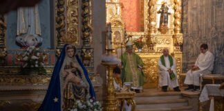Bispo do Algarve visitou a paróquia de Pêra