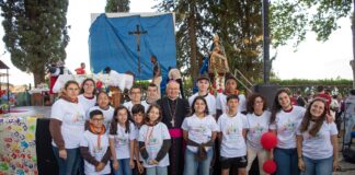 Grupo algarvio de participantes na primeira Jornada Mundial das Crianças recebeu bênção