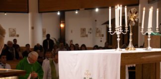 Algarvios fazem adoração eucarística há 20 anos para que surjam padres e religiosos