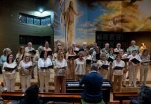 Concerto do Grupo Coral Segundo Capítulo assinalou 50 anos do Carmelo e homenageou monsenhor José Pedro Martins